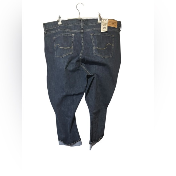 Signature by Levi Strauss Dark Blue Cropped Jeans - Picture 13 of 14